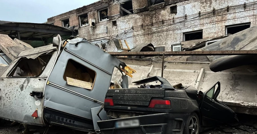 Россия ночью запустила более 450 дронов и 30 ракет, - Зеленский