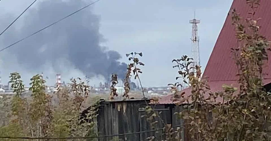 СБУ атаковала дронами завод в российской Уфе, который находится в 1400 км от Украины