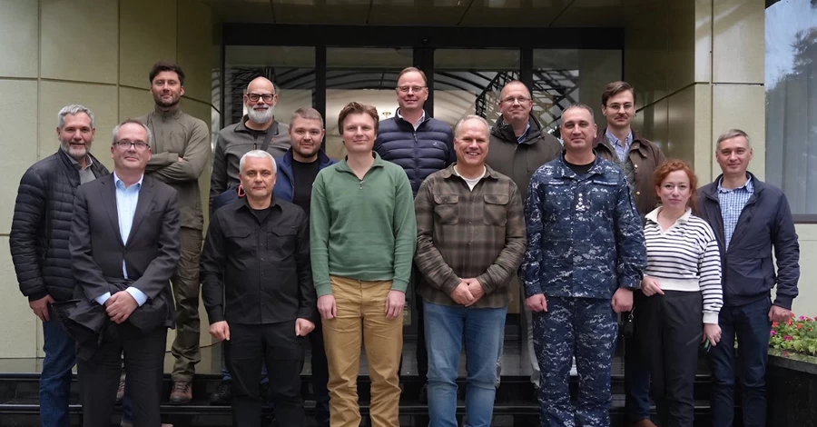 Нидерланды передали Украине противоминный корабль типа Alkmaar