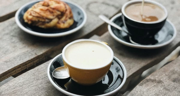 Скільки кави можна пити на день і чому варто додавати корицю