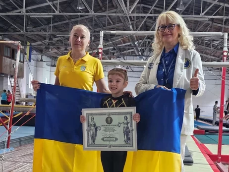 6-річна львівянка встановила світовий рекорд Гіннеса з підйомів-переворотів