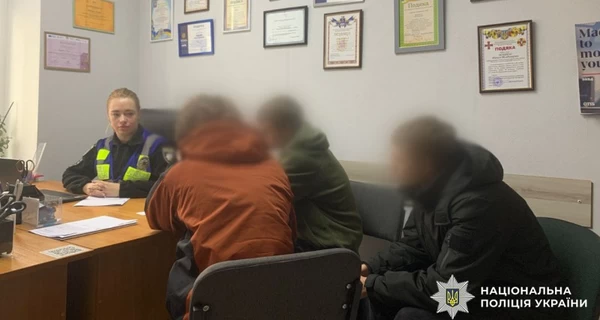 У Києві затримали трьох підлітків, які напали на чоловіка біля синагоги