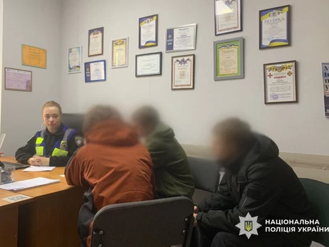 В Киеве задержали трех подростков, напавших на мужчину возле синагоги