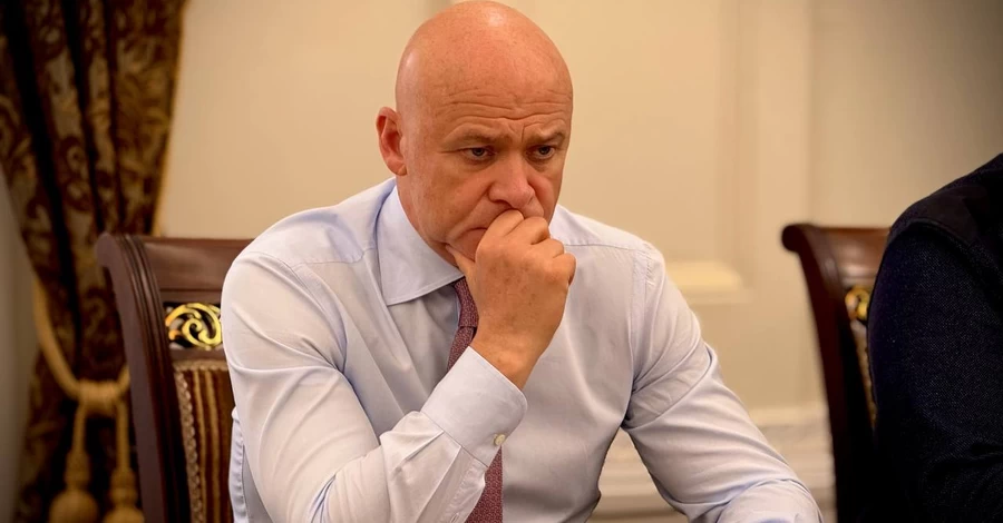 СМИ спорят, лишили ли Труханова гражданства Украины