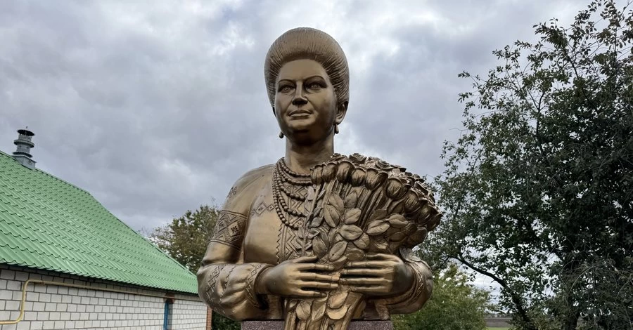 Все, як і за її життя: журналістам показали будинок, у якому жила Раїса Кириченко