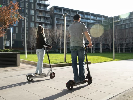 Івано-Франківськ став першим містом в Україні, де в центрі заборонили електросамокати