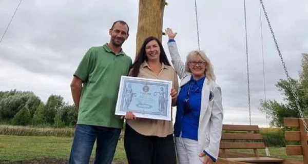 На Волыни установили самые высокие в Украине качели и побили национальный рекорд