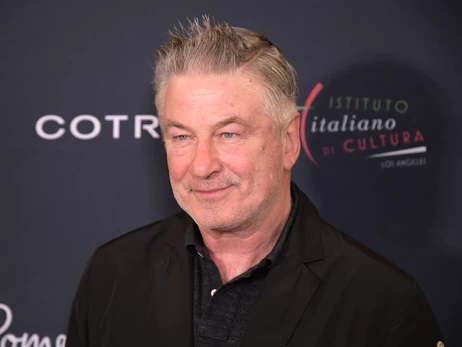 Алек Болдуин попал в ДТП и разбил машину жены