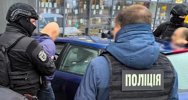 Военный предлагал мужчинам выезд за границу под видом служебной командировки – его задержали