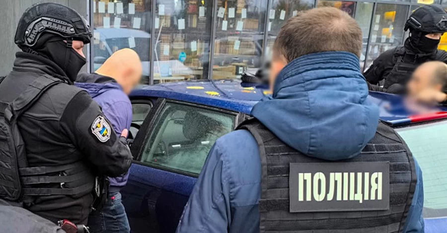 Військовий пропонував чоловікам виїзд за кордон під виглядом службового відрядження - його затримали