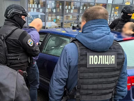 Военный предлагал мужчинам выезд за границу под видом служебной командировки – его задержали