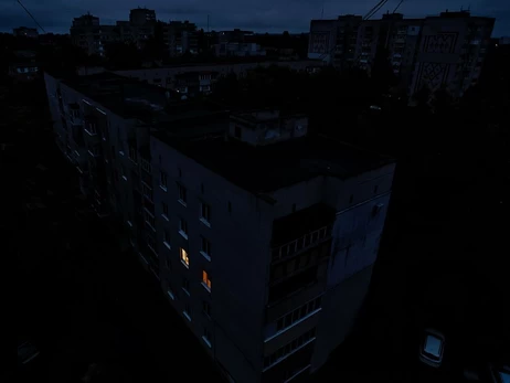Аварійні відключення світла можуть тривати ще тиждень, графіки вводити не планують