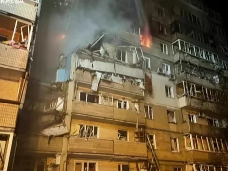 Киевлянин впервые увидел новорожденного сына, чья мать погибла после атаки РФ