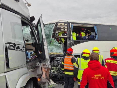 В Австрии столкнулись автобус и грузовик из Польши, есть погибший