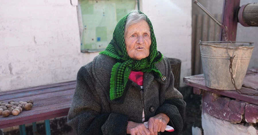 Померла 98-річна жінка, яка самотужки вийшла з окупованої частини Очеретиного