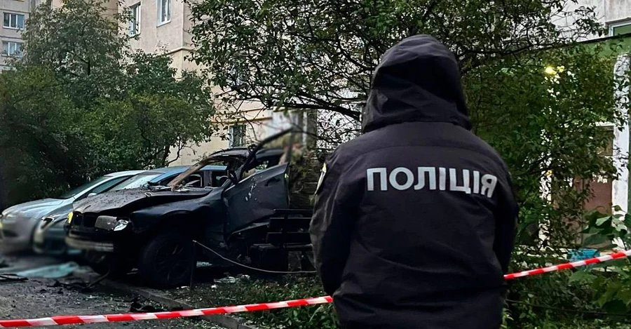 У Голосіївському районі Києва підірвали автомобіль - що відомо