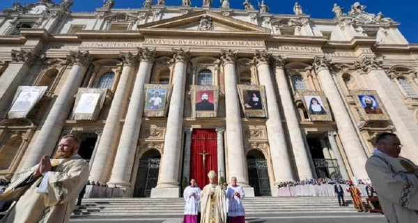 Папа Римский объяви имена семи новых святых Католической Церкви, среди которых - бывший сатанист