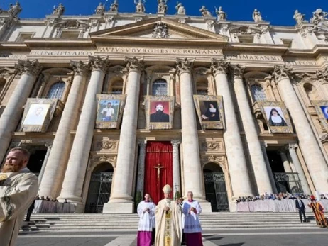 Папа Римский объяви имена семи новых святых Католической Церкви, среди которых - бывший сатанист