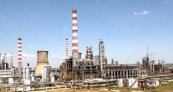 В Румынии на нефтеперерабатывающем заводе 