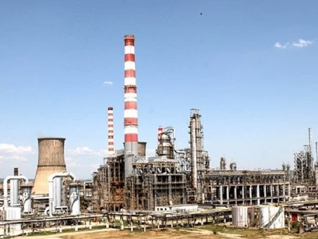 У Румунії на нафтопереробному заводі 