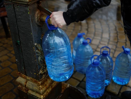 На Черниговщине российский дрон попал в энергообъект, часть региона – без света и воды