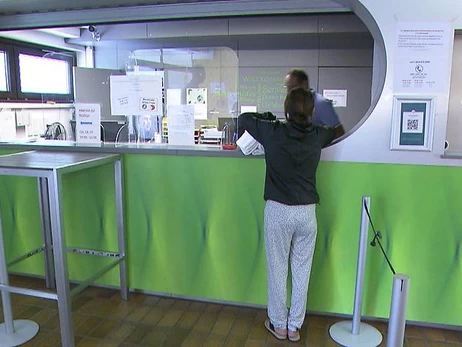 Австрия закрывает последний центр приема украинских беженцев