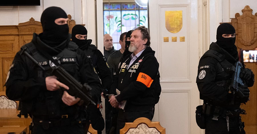 В Словакии поэта приговорили к 21 году тюрьмы за покушение на премьера Фицо