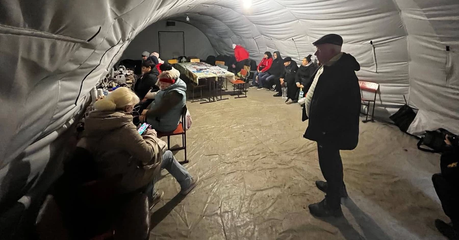 Блэкаут в Чернигове: энергетики не могут начать работу из-за атак российских дронов