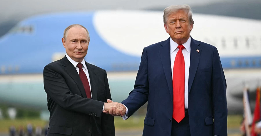 В России и Венгрии заявили, что подготовка встречи Трампа и Путина продолжается