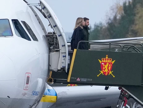 Зеленський на шляху до Швеції зупинився у Норвегії разом із дружиною