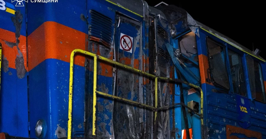 У Сумах РФ вдарила по залізничній станції, постраждали працівники, рух потягів на ділянці зупинено