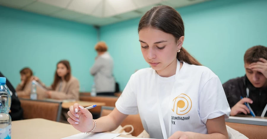 Минобразования разрешило украинским школьникам за границей участвовать в олимпиадах