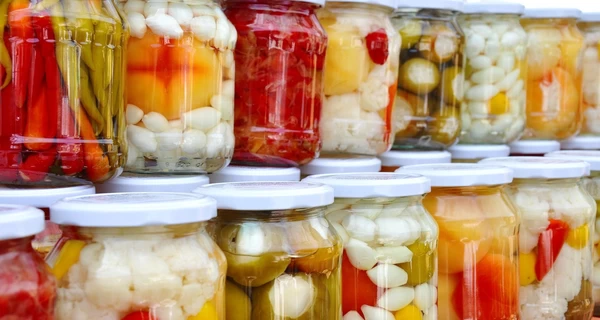 Гастротренд із бабусиного підвалу: ферментовані продукти покращують травлення і шкіру