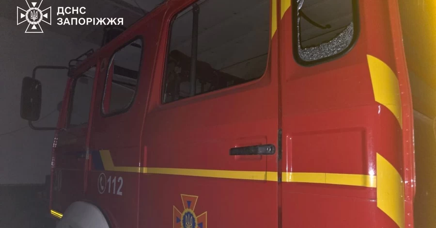 В Запорожье вражеский дрон попал в автомобиль спасателей, есть раненые