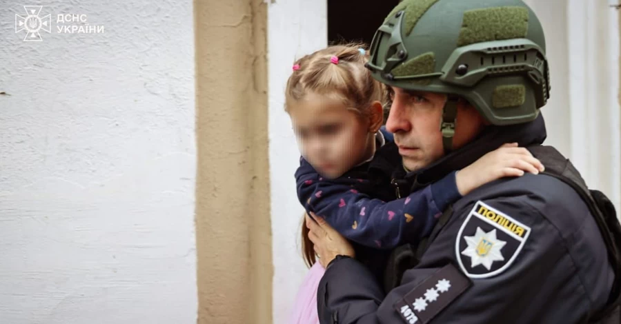 У Харкові кількість постраждалих внаслідок удару по дитсадку зросла до 10, серед них п'ятирічна дівчинка 