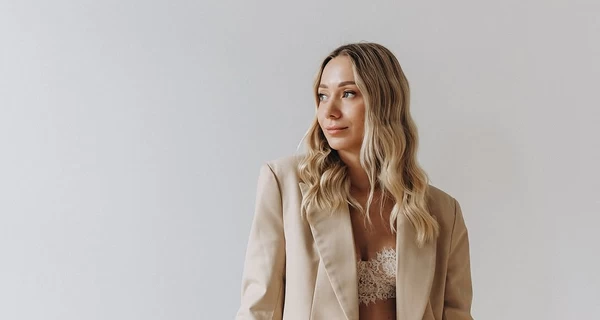 Жена Виктора Павлика показала результат пластической операции на лице