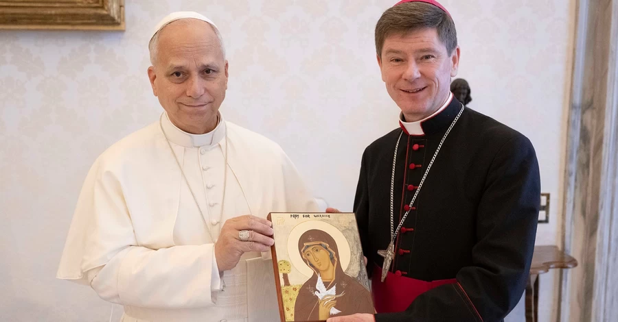 Папа Лев XIV зустрівся з українським єпископом та пообіцяв сприяти закінченню війни