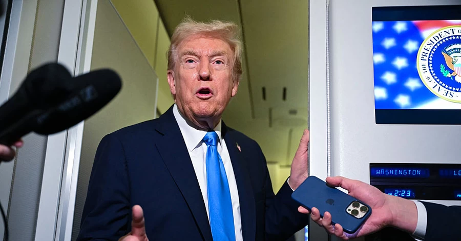 Трамп влаштував запальні танці в аеропорту Малайзії