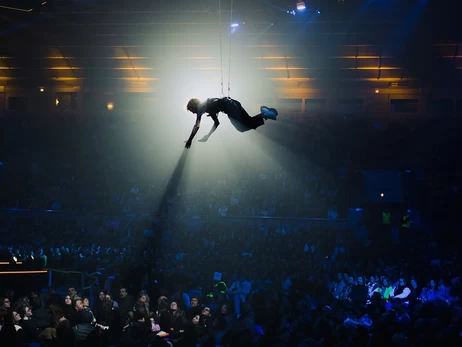 Василий Байдак на стендапе во Дворце спорта спародировал выход Пивоварова на Atlas Festival