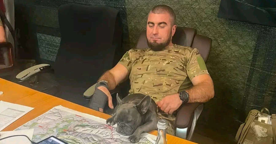 Манько убрал фотографии с картами, но снова отрицал, что они были секретными