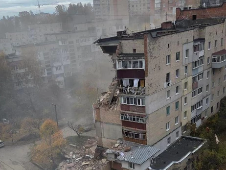 В Хмельницком взрыв газа разрушил три этажа дома, пострадали пять человек