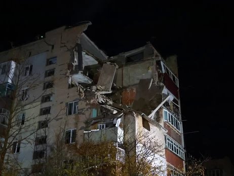 Вибух у Хмельницькому: під завалами може бути жінка, версія з газом — не остаточна