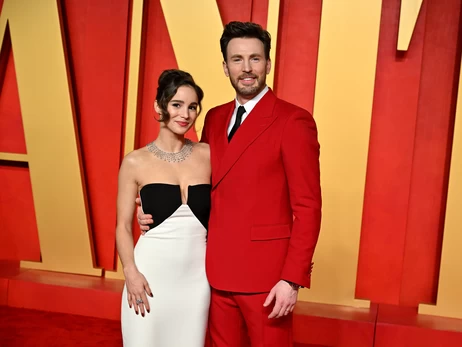 Крис Эванс и Альба Баптиста впервые стали родителями