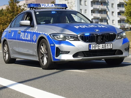 У Польщі затримали двох чоловіків, які зірвали національний прапор із консульства України 