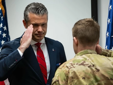 США ударили по четырем кораблям с наркотиками в Тихом океане, много погибших 