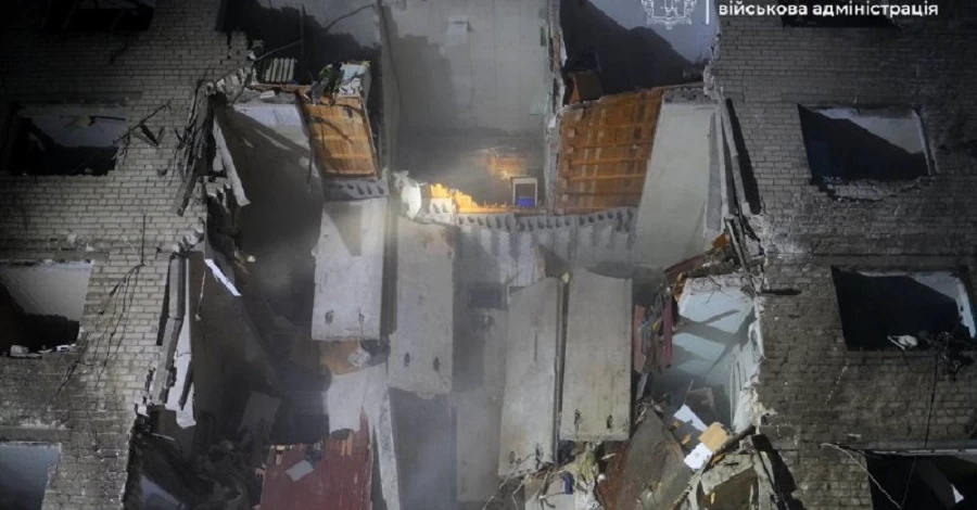 Росіяни атакували Запоріжжя - є влучання у гуртожиток, багато людей травмовані