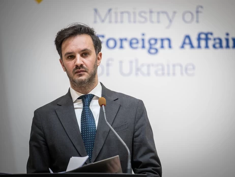 МЗС звернулося до журналістів через запрошення Путіна подивитися на “оточення” українських військ