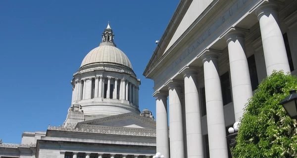 Сенат Сполучених Штатів проголосував за відміну глобальних мит Трампа