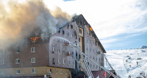 В Турции 11 человек приговорили к пожизненному сроку из-за пожара на курорте Болу