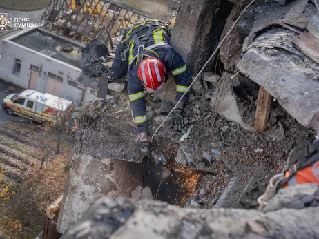 В Сумах завершили спасательные работы на месте российского удара по жилому дому